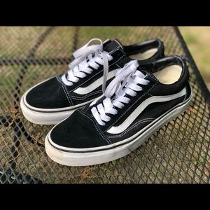 7 M 8W Vans Old Skool Skate Shoe (black & white)